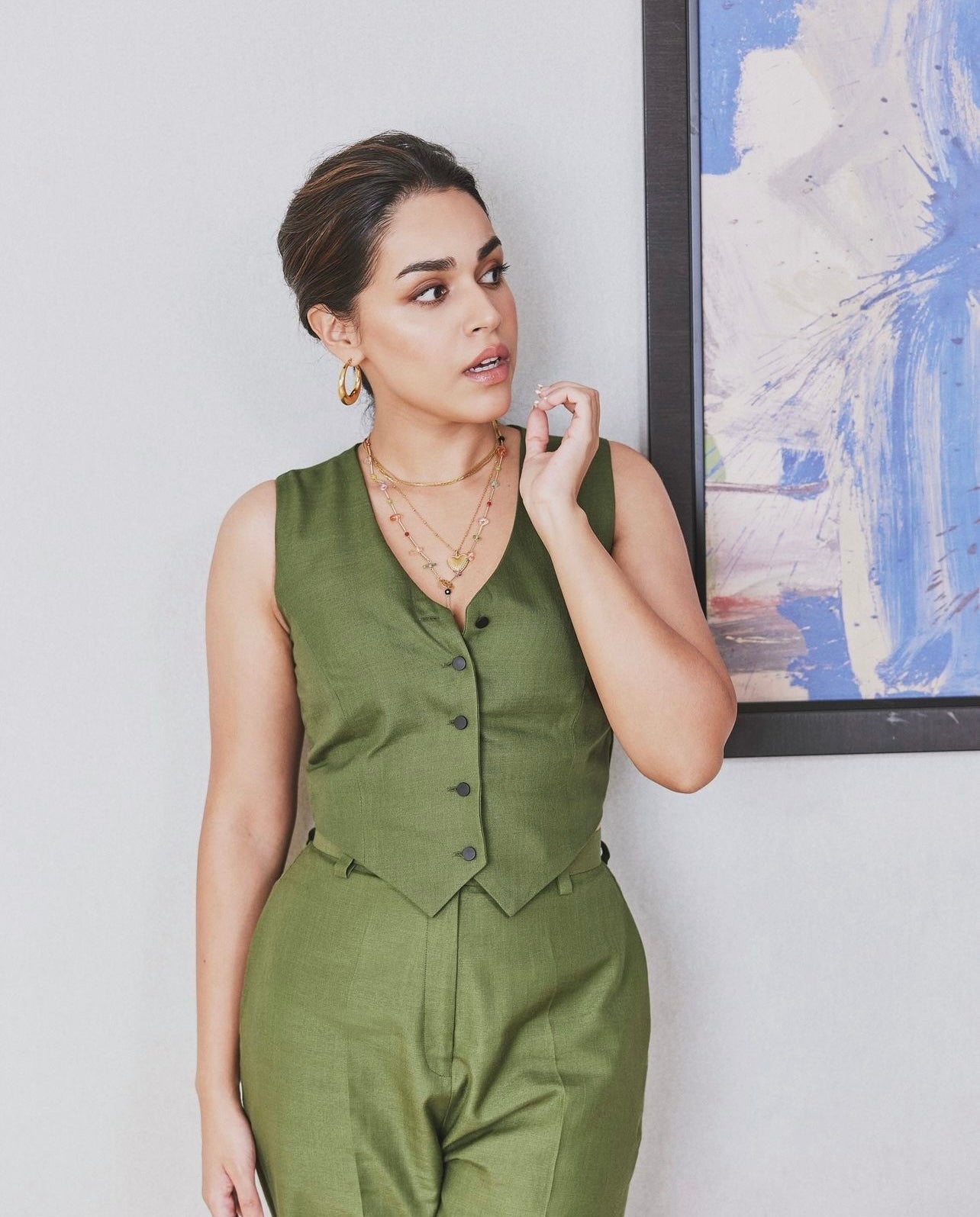 Naila Grewal Evelyn set