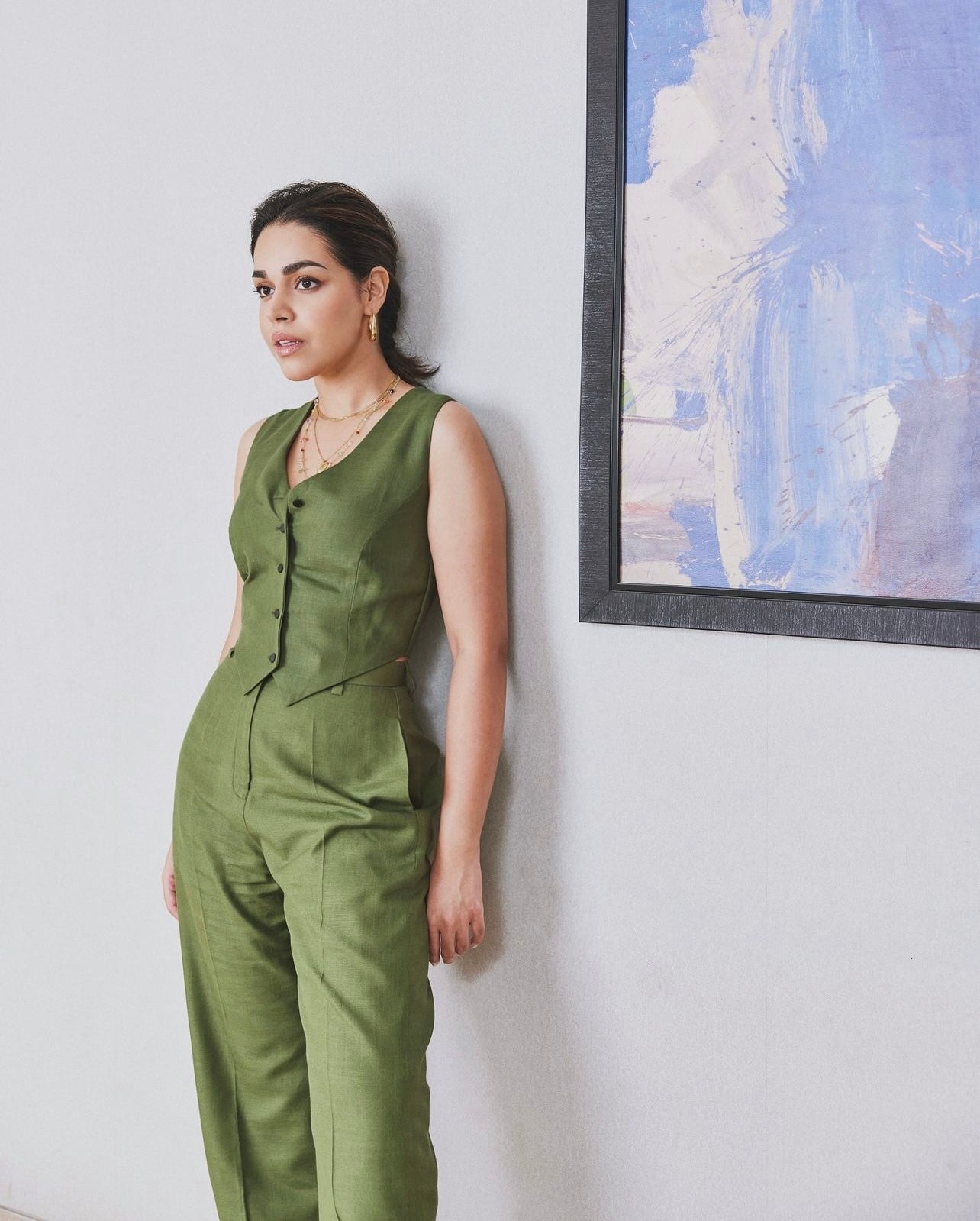 Naila Grewal Evelyn set