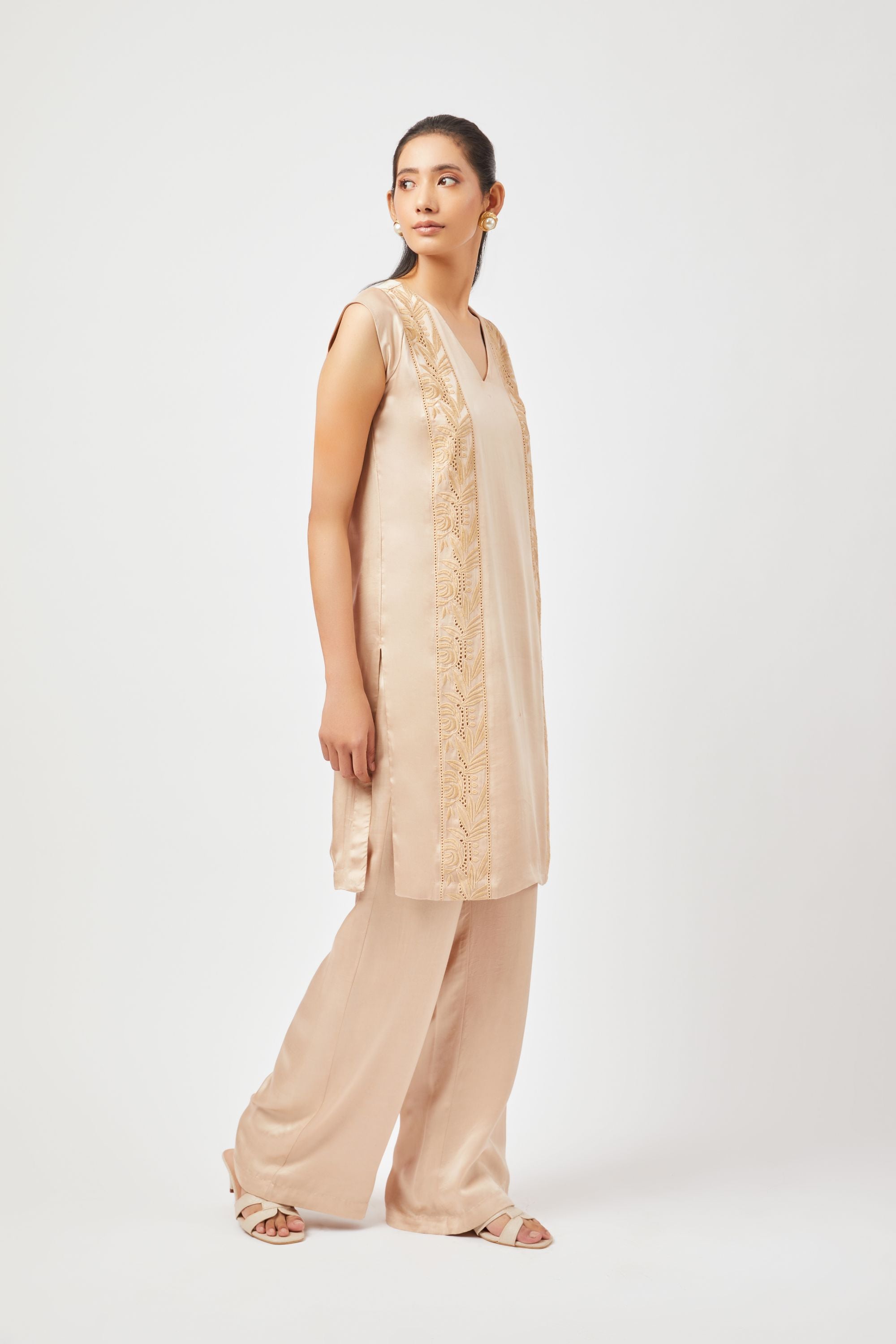 Aaliyah Kurta | Contemponari